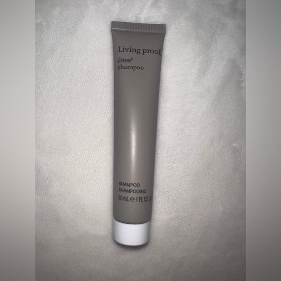 Living Proof Travel Haircare Set – Shampoo, Conditioner, Styling & Dry Shampoo - Picture 9 of 10